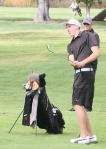 Hamilton’s Max Toenjes takes a shot at the Western A Divisional tournament in Hamilton. He will be playing that course again this weekend at the Class A state tournament. Jean Schurman photo. 