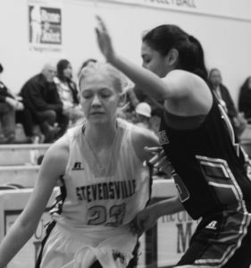 Stevensville’s Haley Kampka drives to the basket against Browning. Jean Schurman photo.