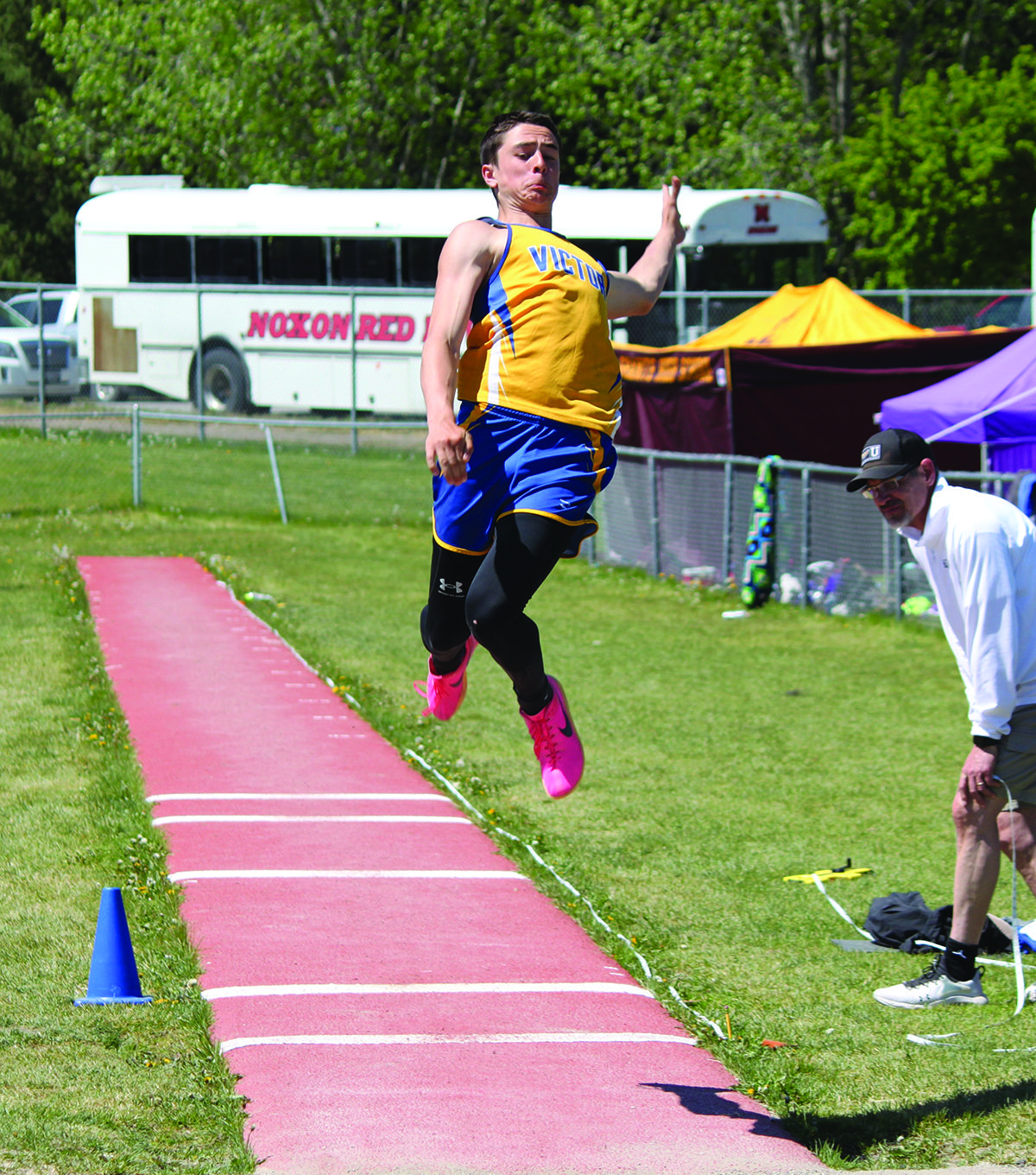 Valley athletes excel at districts - Bitterroot Star